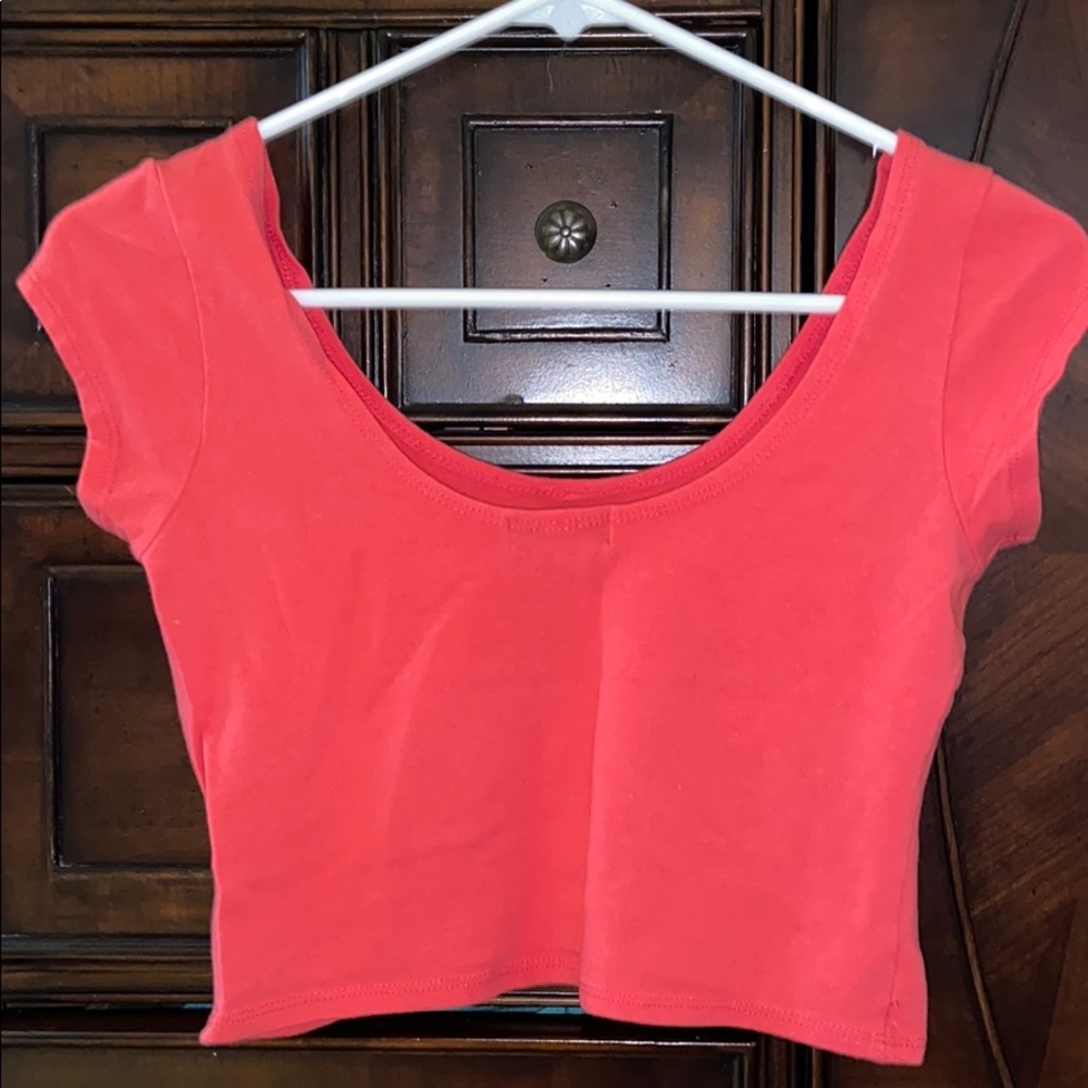 Crop top - Picture 2 of 3